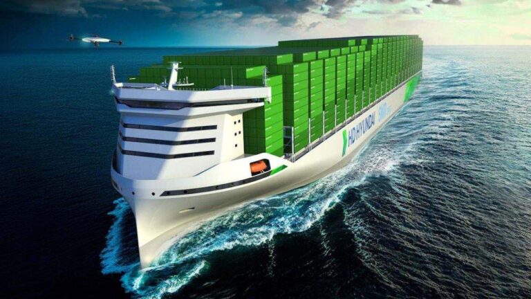 Impresión artística de un buque portacontenedores con contenedores verdes navegando en mar abierto.